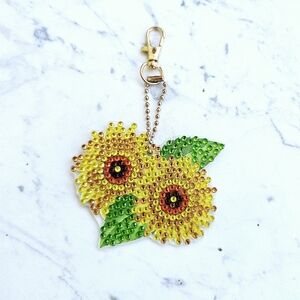 Sunflower Keychain 🌻 Diamond Painted Unique